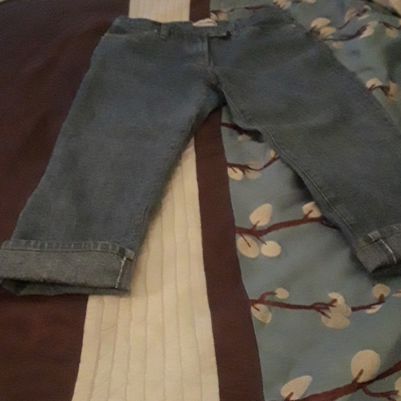 London Jean Cropped Jeans - Picture 3 of 9
